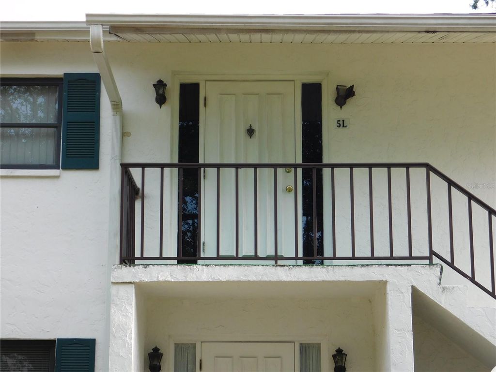 Image 3 of property listing at 5400 34TH STREET W L5, Bradenton, FL 34210