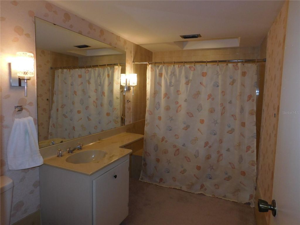Image 32 of property listing at 5400 34TH STREET W L5, Bradenton, FL 34210