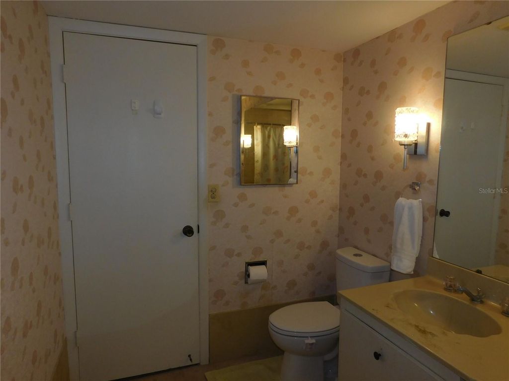 Image 33 of property listing at 5400 34TH STREET W L5, Bradenton, FL 34210