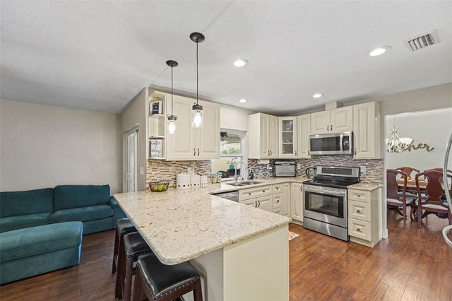 2675 RED OAK CT, Clearwater, FL 33761