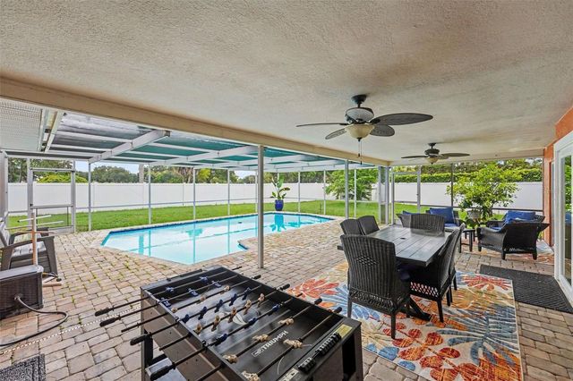 2675 RED OAK CT, Clearwater, FL 33761