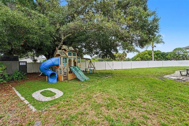 2675 RED OAK CT, Clearwater, FL 33761