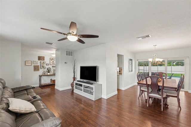 2675 RED OAK CT, Clearwater, FL 33761