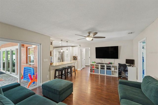 2675 RED OAK CT, Clearwater, FL 33761