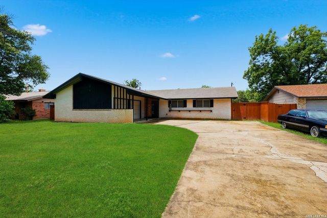 3331 NANTUCKET DR, San Antonio, TX 78230