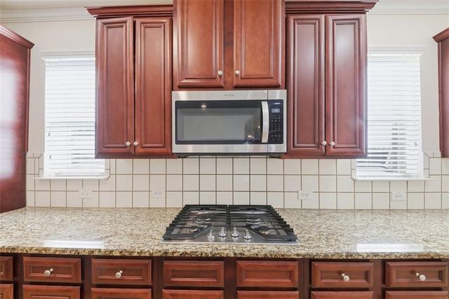 512 Coventry Way, Mcdonough, GA 30252