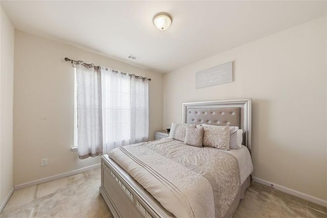 512 Coventry Way, Mcdonough, GA 30252