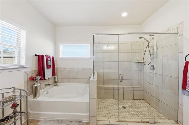 512 Coventry Way, Mcdonough, GA 30252