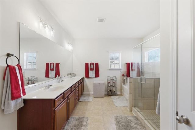 512 Coventry Way, Mcdonough, GA 30252