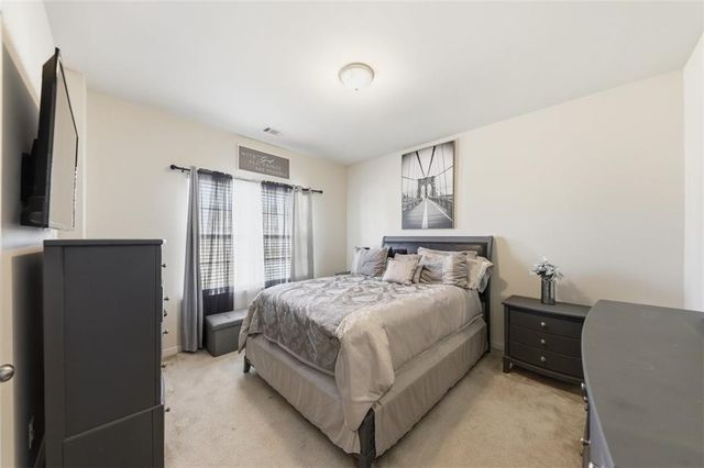 512 Coventry Way, Mcdonough, GA 30252