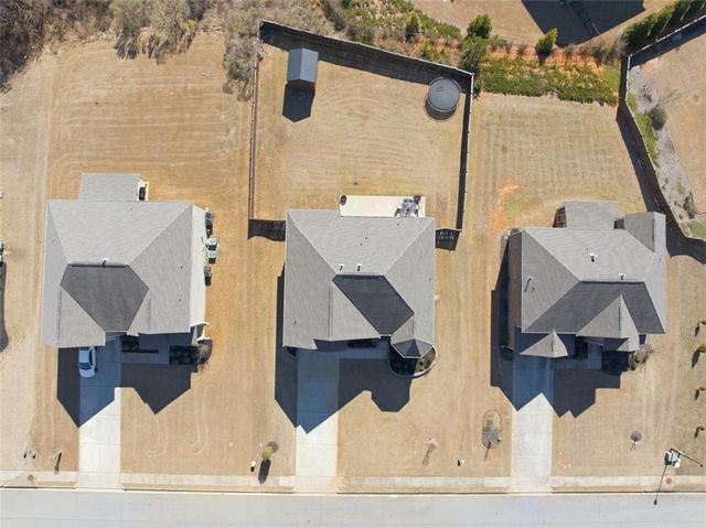 512 Coventry Way, Mcdonough, GA 30252