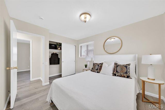 2500 Dove Drive, Florissant, MO 63031