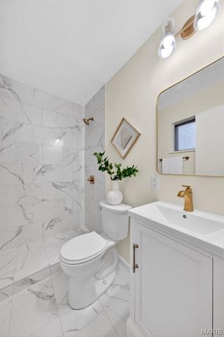 2500 Dove Drive, Florissant, MO 63031