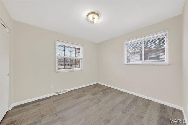 2500 Dove Drive, Florissant, MO 63031