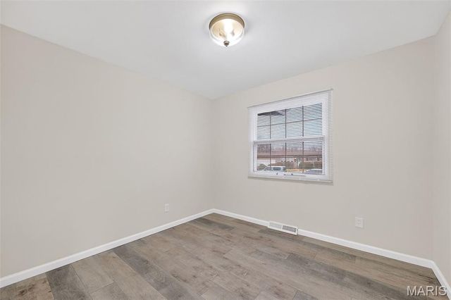 2500 Dove Drive, Florissant, MO 63031