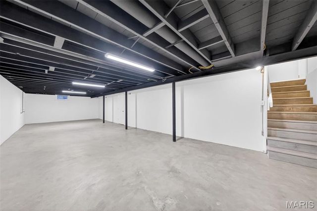 2500 Dove Drive, Florissant, MO 63031