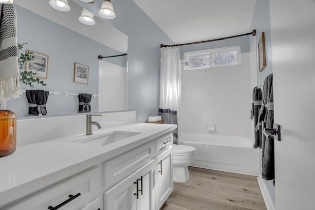 17 Kensington Ct, Brentwood, CA 94513