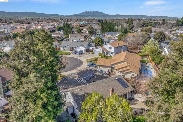 17 Kensington Ct, Brentwood, CA 94513