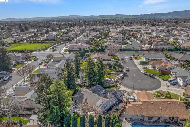 17 Kensington Ct, Brentwood, CA 94513