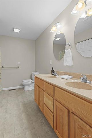 2217 Hunters Point Drive, Granite City, IL 62040