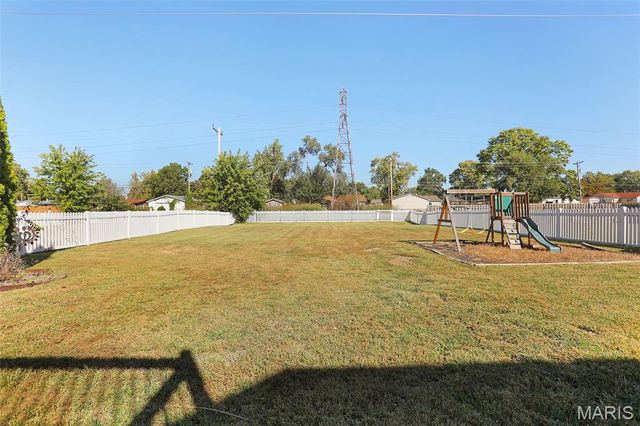2217 Hunters Point Drive, Granite City, IL 62040
