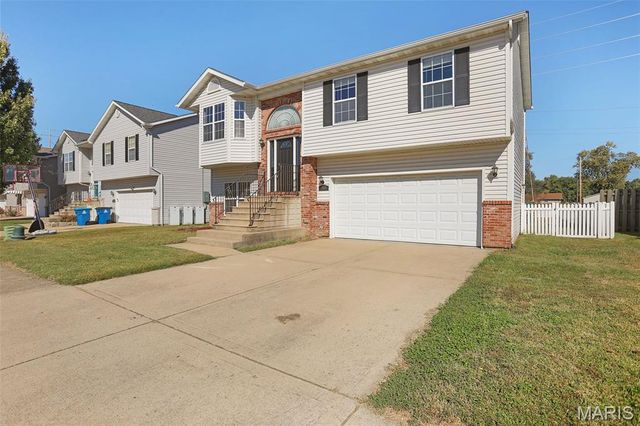 2217 Hunters Point Drive, Granite City, IL 62040