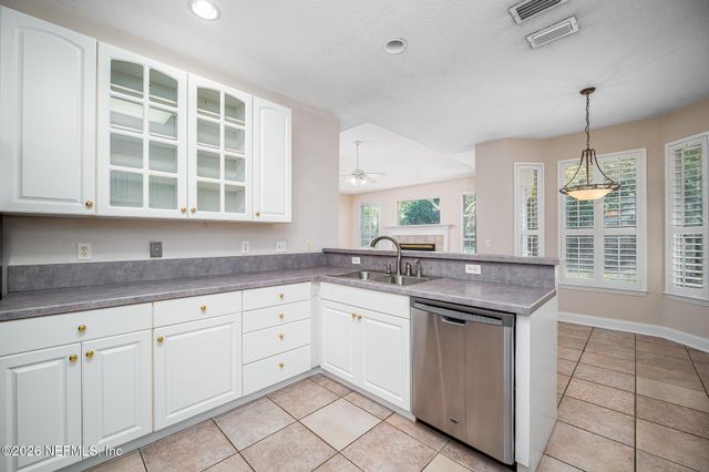 9965 CHELSEA LAKE Road, Jacksonville, FL 32256