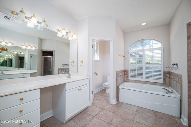 9965 CHELSEA LAKE Road, Jacksonville, FL 32256