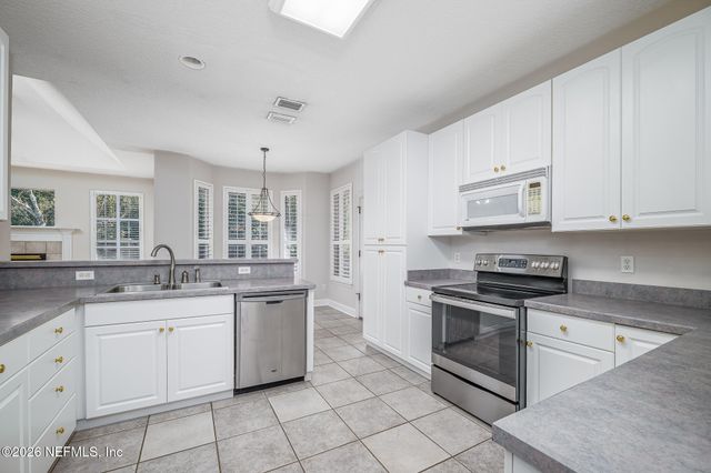 9965 CHELSEA LAKE Road, Jacksonville, FL 32256