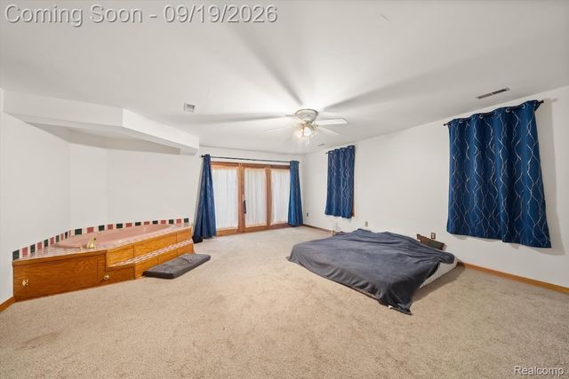 24780 Springbrook Drive, Farmington Hills, MI 48336