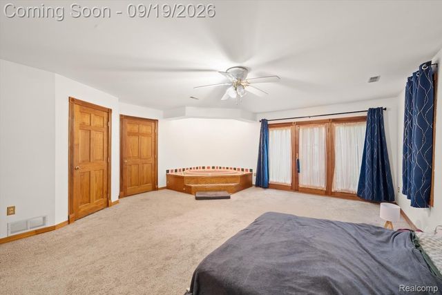 24780 Springbrook Drive, Farmington Hills, MI 48336