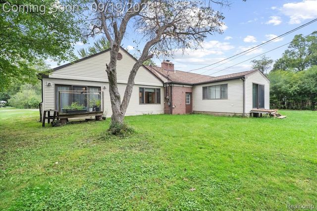 24780 Springbrook Drive, Farmington Hills, MI 48336