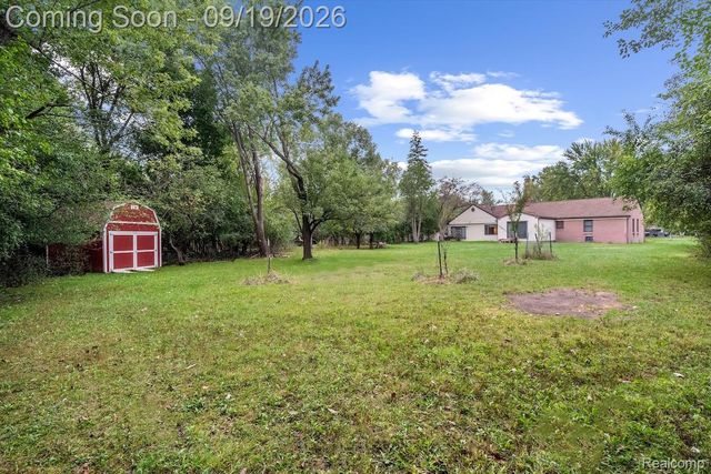 24780 Springbrook Drive, Farmington Hills, MI 48336