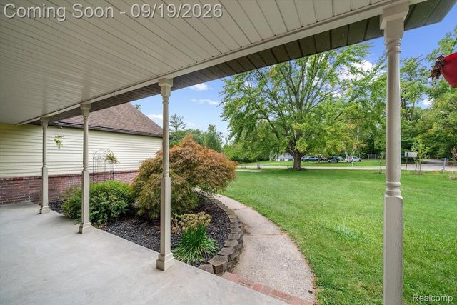 24780 Springbrook Drive, Farmington Hills, MI 48336
