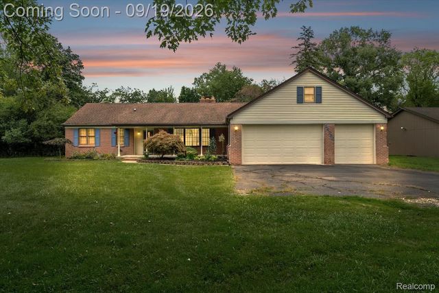 24780 Springbrook Drive, Farmington Hills, MI 48336
