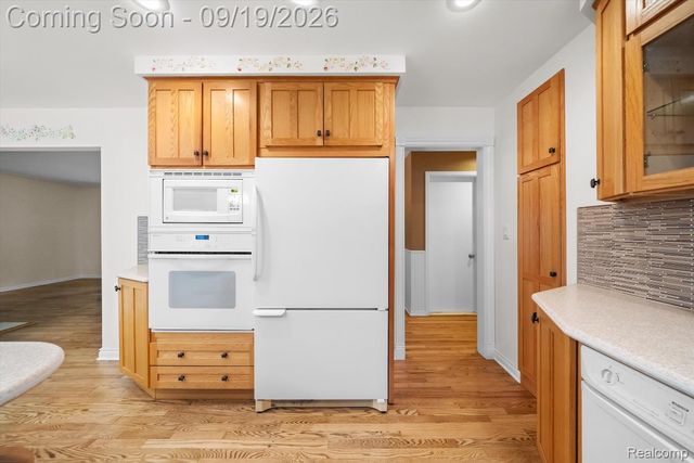 24780 Springbrook Drive, Farmington Hills, MI 48336
