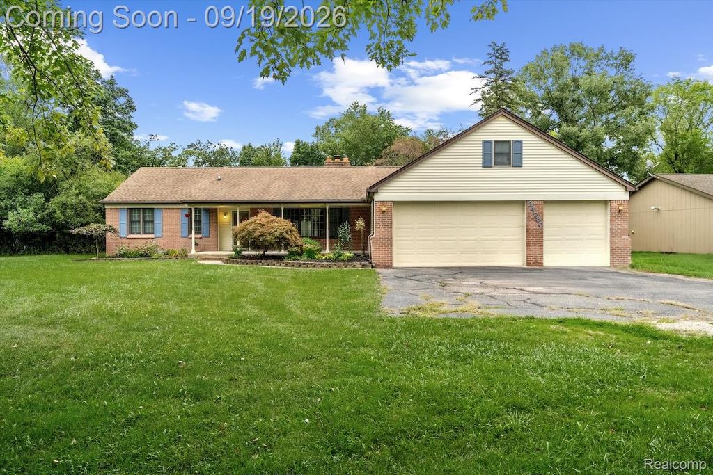 24780 Springbrook Drive, Farmington Hills, MI 48336