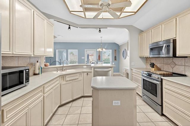 13770 Eaglesnest Bay Dr, Corpus Christi, TX 78418