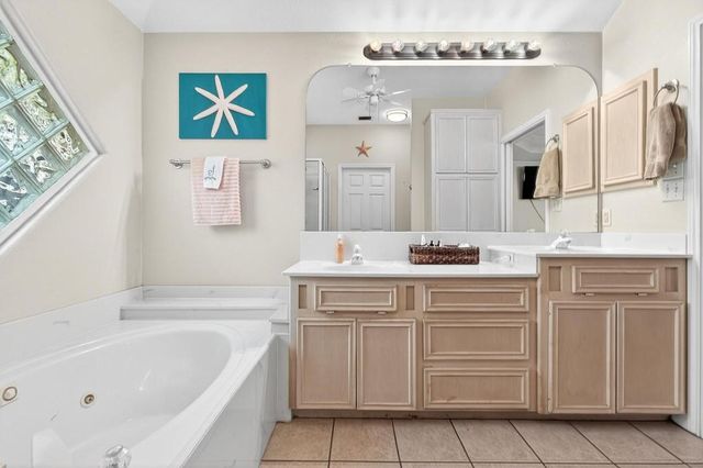 13770 Eaglesnest Bay Dr, Corpus Christi, TX 78418