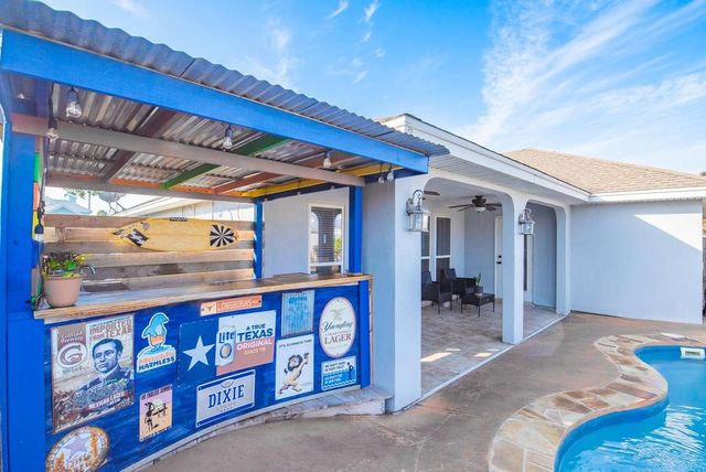 13770 Eaglesnest Bay Dr, Corpus Christi, TX 78418