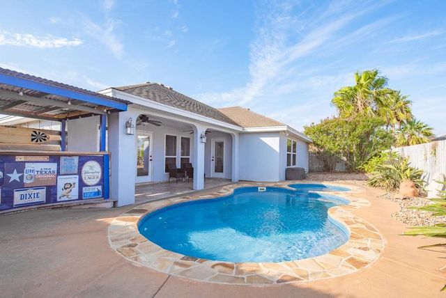 13770 Eaglesnest Bay Dr, Corpus Christi, TX 78418