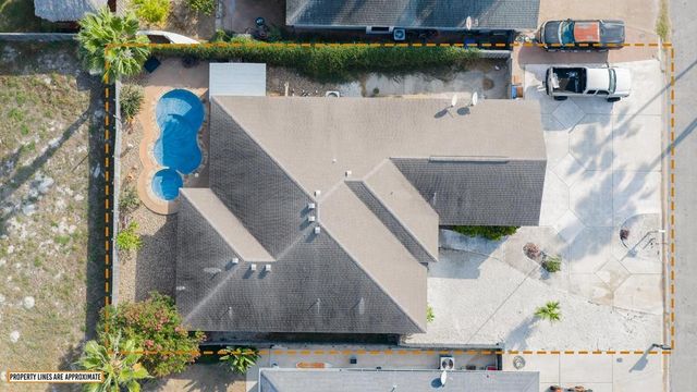 13770 Eaglesnest Bay Dr, Corpus Christi, TX 78418