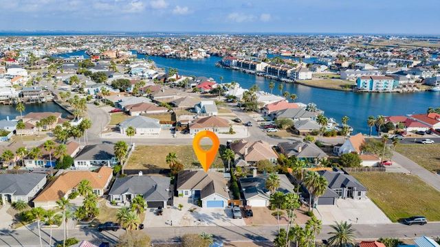 13770 Eaglesnest Bay Dr, Corpus Christi, TX 78418