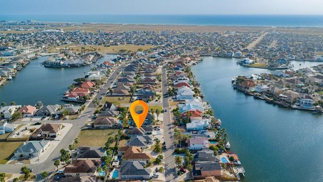 13770 Eaglesnest Bay Dr, Corpus Christi, TX 78418