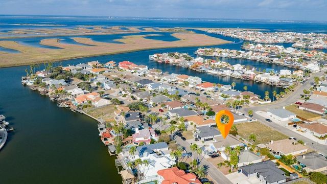 13770 Eaglesnest Bay Dr, Corpus Christi, TX 78418