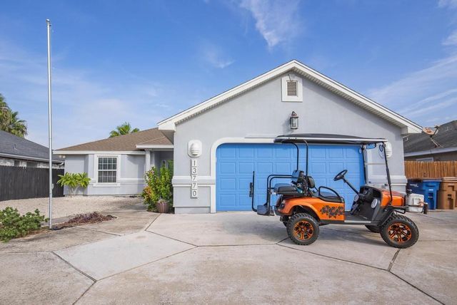 13770 Eaglesnest Bay Dr, Corpus Christi, TX 78418