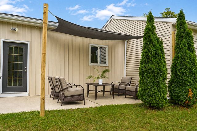 4144 13 Mile Road, Rockford, MI 49341