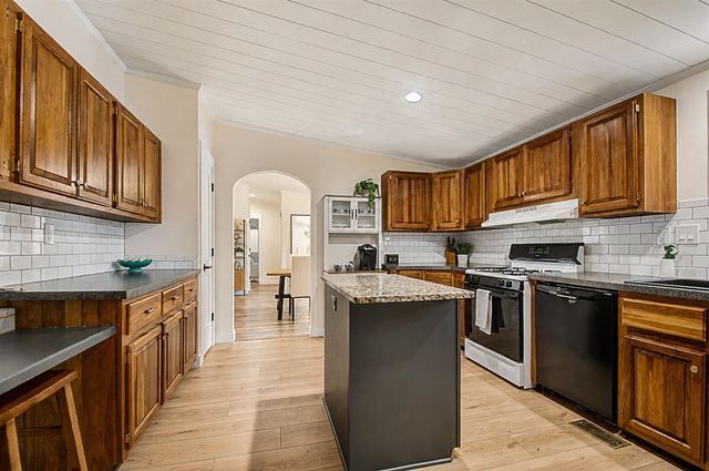 4144 13 Mile Road, Rockford, MI 49341