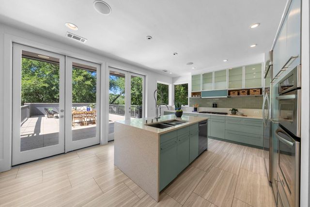 601 Westwood TER, Austin, TX 78746