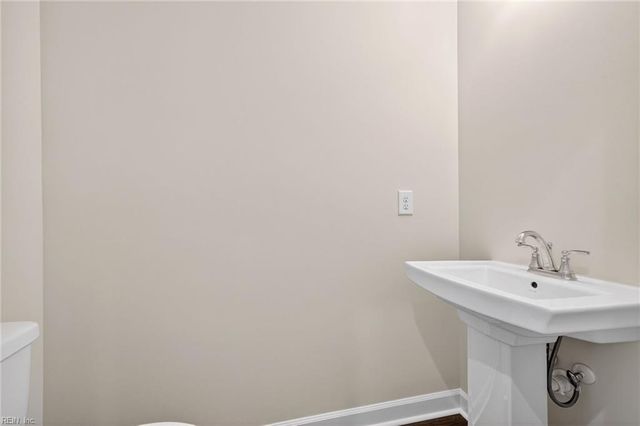 1008 Gadsby LN, Williamsburg, VA 23185